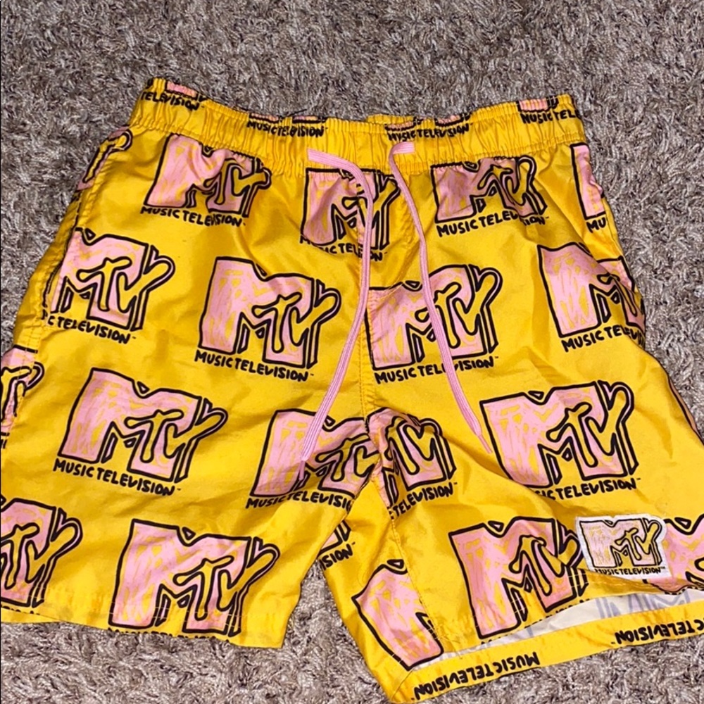 MTV shorts